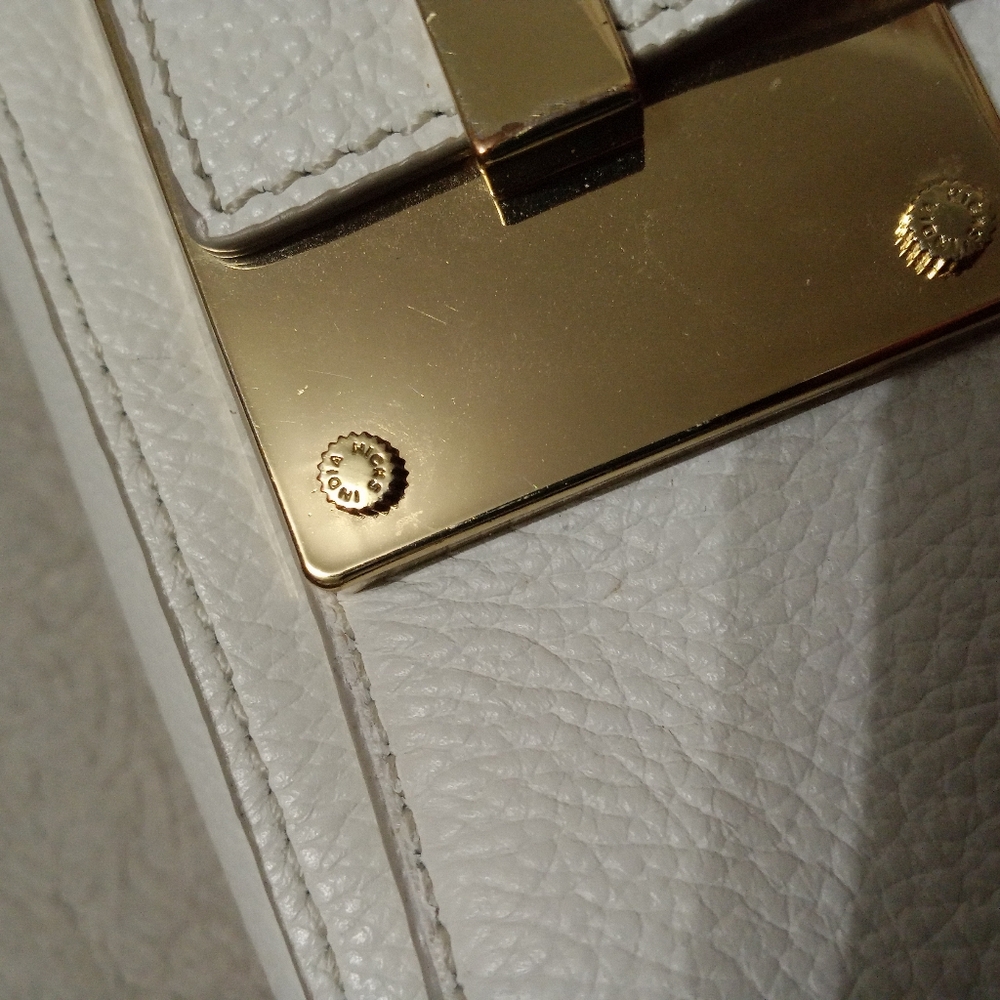 India Hicks White Leather Shoulder Bag with Gold Plate - Picture 3 of 7